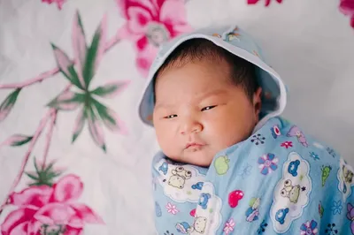 РЕБЕНОК ПЛОХО ДЕРЖИТ ГОЛОВУ ЧТО ДЕЛАТЬ | Почему младенец в 3 месяца плохо  держит голову - YouTube