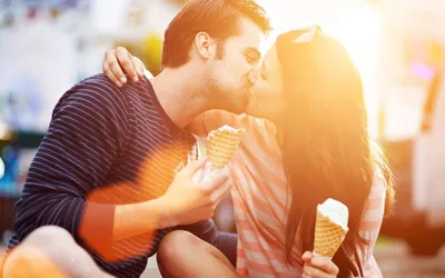 Всемирный день поцелуя отмечают 6 июля, но целоваться советуют значительно  чаще – Учительская газета