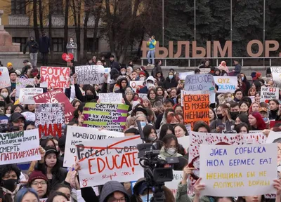 8 марта — самое время вспомнить о гендерном неравенстве и гендерных  стереотипах. Вот 50 доказательств, что они никуда не исчезли — Meduza