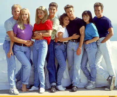 Лихие 90-е: что носили девушки 30 лет назад и почему это вошло в историю |  WDAY