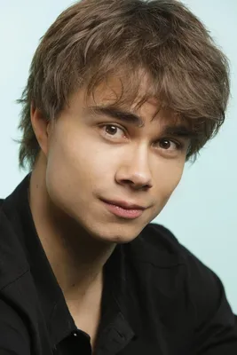 File:Alexander Rybak during Eurovision 2009.jpg - Wikimedia Commons