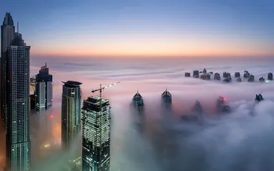 Обои на рабочий стол Небоскребы, окутанные туманом, в Дубае, Объединенные  Арабские Эмираты, обои для рабочего стола, скачать обои, обои бесплатно