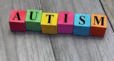 Помощь психолога детям с аутизмом - эффективные методики