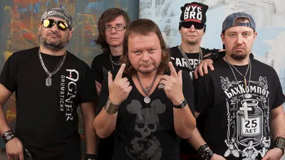 Российская рок-группа «Бахыт-Компот» разместила на своих афишах рисунок  псковской художницы