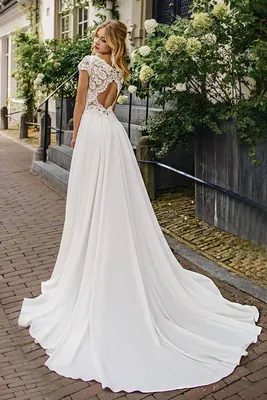 Свадебное платье воздушное с корсетом и рукавом пышное с разрезом Rud |  Vivabride