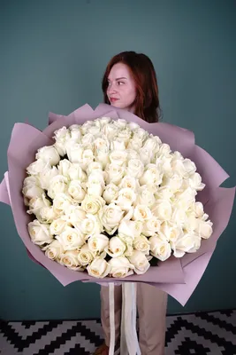 Купить Кустовые белые розы в коробке, доставка по Стерлитамаку