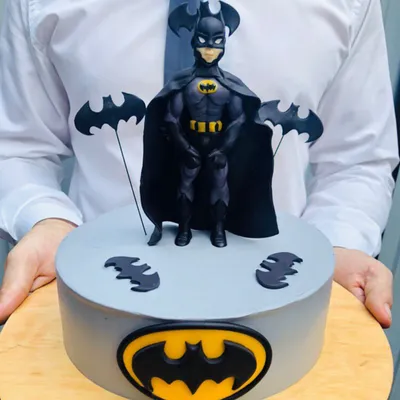 Торт Бэтмен – CAKE N CHILL DUBAI