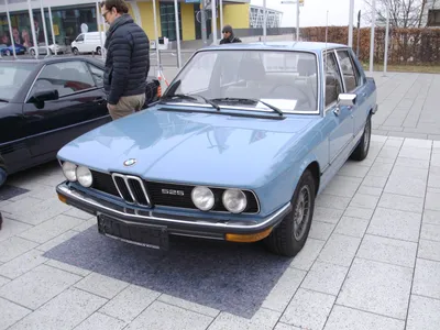 Model Archive for BMW models · BMW 525 · bmwarchive.org