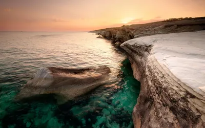 Большие Круглые Камни Фоне Горы Балтийское Море стоковое фото ©borjomi88  394256028