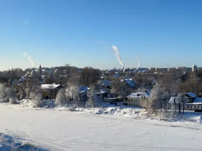 небольшая долина с видом на большие горы, зима, время года, день фон  картинки и Фото для бесплатной загрузки