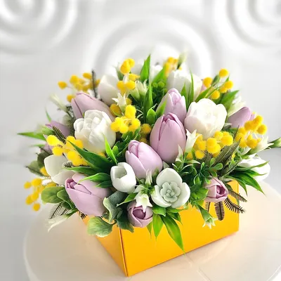 Букет тюльпанов на 8 Марта купить с бесплатной доставкой в Москве по цене 6  190 руб.