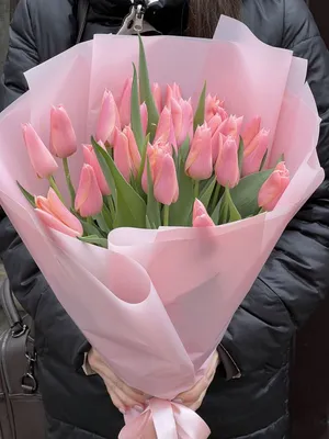 Какие цветы подарить на 8 марта