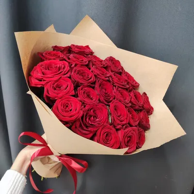 Заказать букет из 9 красных роз №631 с доставкой по Москве