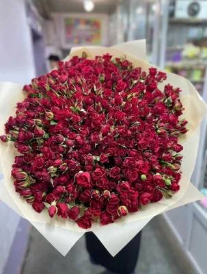 15 красных роз 40 см с эвкалиптом | купить недорого | доставка по Москве и  Подмосковье