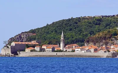 Где жить в Черногории: лучшие города для иностранцев, куда переехать на  постоянное проживание в 2024 году
