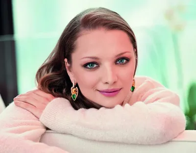 Безупречный стиль и элегантность: Екатерина Вилкова на обложке журнала Glamour!