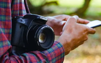 Фотоаппарат зеркальный Canon EOS 4000D EF-S 18-55mm III Black, купить в  Москве, цены в интернет-магазинах на Мегамаркет