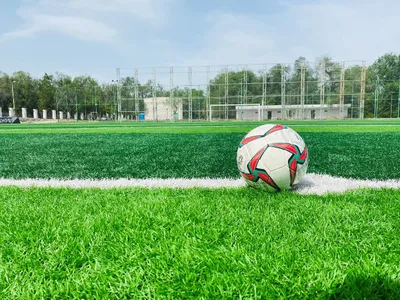 В Кара-Балте открыли новое футбольное поле, построенное за счет японского  гранта - | 24.KG
