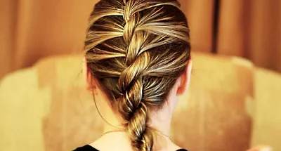 Греческая коса 🤍 Идеальная убранная прическа для тех, у кого густые и  длинные волосы… | Instagram