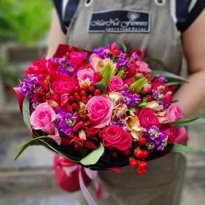 Купить Яркий букет «Шангри Ла» с доставкой в Курске, каталог Яркие букеты  цветов - «MarnaFlowers».