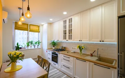 Белая кухня | Желтые шторы, Интерьер, Планы кухни