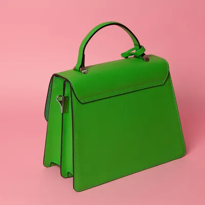 Яркая кожаная сумка-трапеция Perla – Италия, зеленого цвета, натуральная  кожа. Купить в интернет-магазине в Москве. Цена 9480 руб.