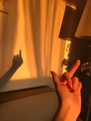 Фото Рентген руки показывающий fuck / фак / средний палец
