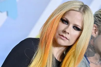 Avril Lavigne is engaged to musician Mod Sun | CNN