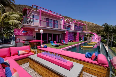 Barbie Dreamhouse Deluxe дом мечты с бассейном GRG93 цена | 220.lv