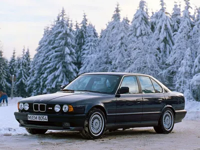 What Was the E34 BMW 5 Series Like Back in its Day?