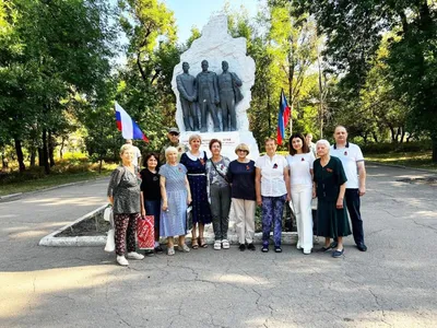 8 сентября — День освобождения Донбасса от немецко-фашистских захватчиков —  «Дети всей страны»