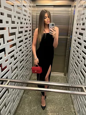 Селфи девушек в лифте | Пикабу