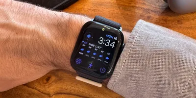 Still the best smartwatch, but the Fitbit Versa is a close second - CNET