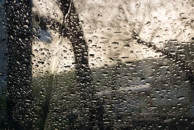 капли дождя на окне машины, 3d рендеринг капель дождя на окне, падающих на  макростекло, абстрактный дождливый день фон картинки и Фото для бесплатной  загрузки
