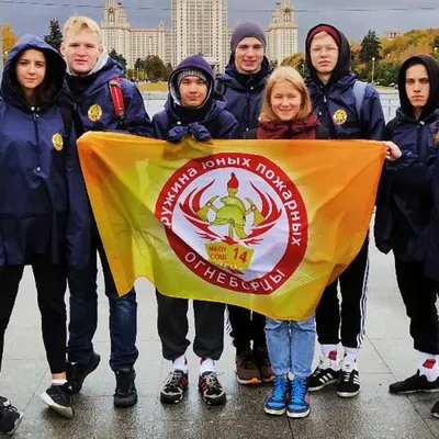Купить флаг со своим логотипом — изготовление флагов на заказ в Москве |  РосЦвет