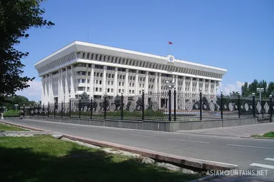 г. Бишкек (Фрунзе, Пишпек) - столица Киргизии, крупнейший город страны