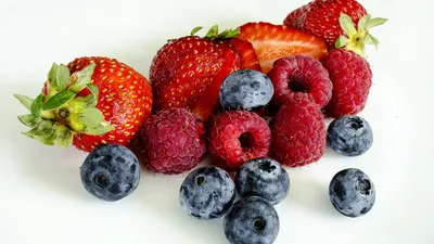 Топ 10 самых полезных летних ягод - Продукты - Питание - MEN's LIFE