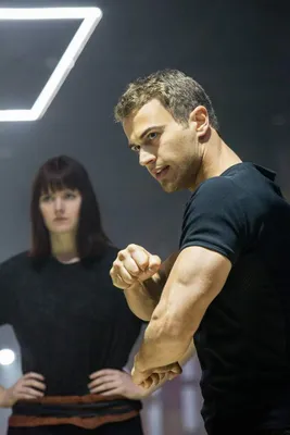 Дивергент / Divergent (2014): фото, кадры и постеры из фильма - Вокруг ТВ.
