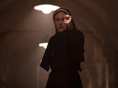 Смотреть фильм Проклятие монахини 2 онлайн бесплатно в хорошем качестве