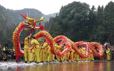Подвеска Китайские драконы в танце