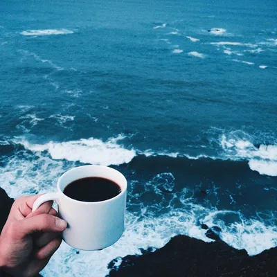 кофе на фоне моря - Поиск в Google | Coffee cups, Coffee, Coffee art