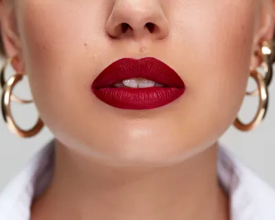 Алый рассвет: красные губы снова в моде - Красота - WomanHit.ru