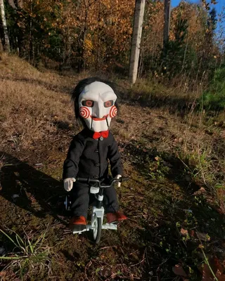 Кукла Билли на велосипеде из полимерной глины из серии фильмов \"Пила\" |  Пикабу