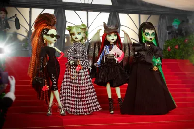 Im honestly living for these monster high the movie dolls #ooak !! THEY DID  A GOOD JOB ? What do you guys think :p 🦇 if you like my… | Instagram