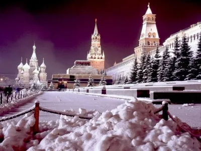 Москва зимой, Россия Манежная площадь с видом на Государственный  исторический музей около Московского Кремля Стоковое Фото - изображение  насчитывающей напольно, фонарик: 166080766