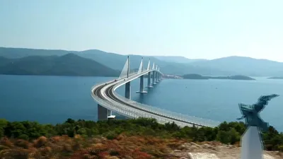 Освещение пилонов Крымского моста