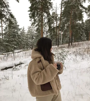 Katerina | Content creator on Instagram: \"Не смогла выбрать фото👌🏻 Какое  вам больше нравиться? Чувствую,что в мой профиль пришла зима😊\" | Зимняя  фотография, Снежная фотография, Идеи для фото