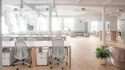 Современный офис дизайн | Дизайн офиса, Современный дизайн офиса, Кирпичный  интерьер