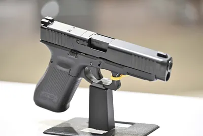 Glock 47: лучший пистолет всех времён и народов* или четыре \"ствола\" по  цене одного | Русский ОРУЖЕЙНИК | Дзен