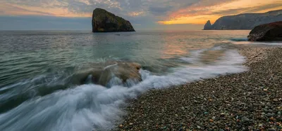 Три пляжа для весенней прогулки вдоль моря: с красивыми видами и без толпы  туристов